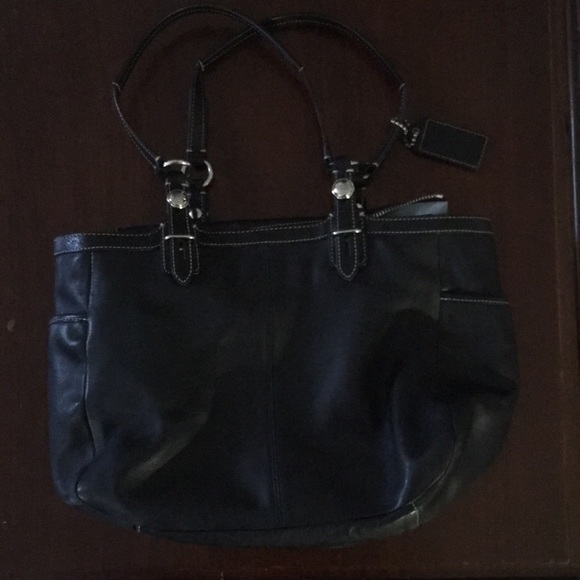 Coach - Picture 2 of 5